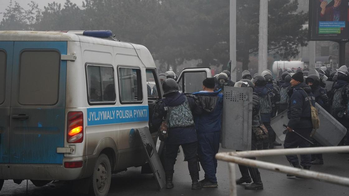 Задержания во время беспорядков в Алматы