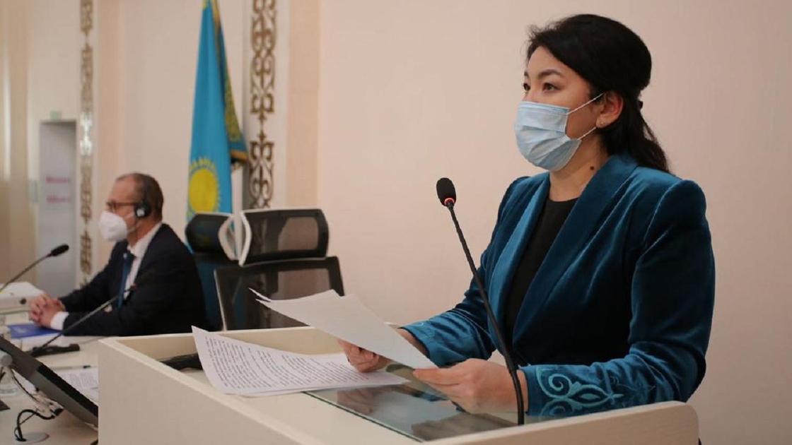 Ажар Ғиният студенттермен кездесті