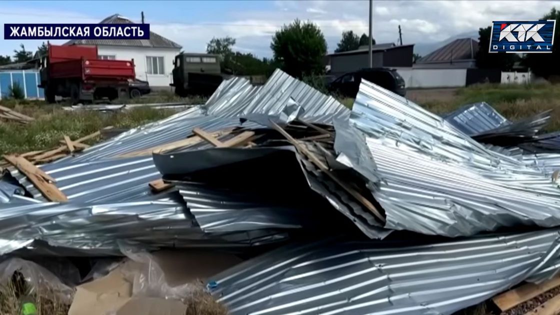Ураган снес кровлю