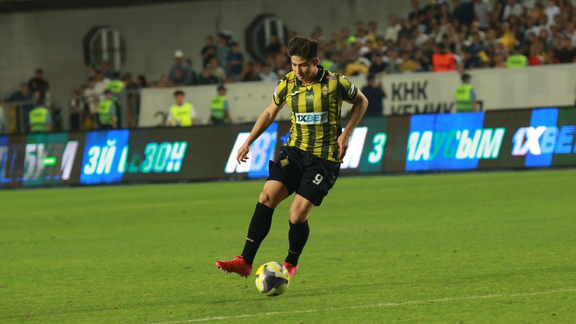 Казахстанский футболист Дастан Сатпаев