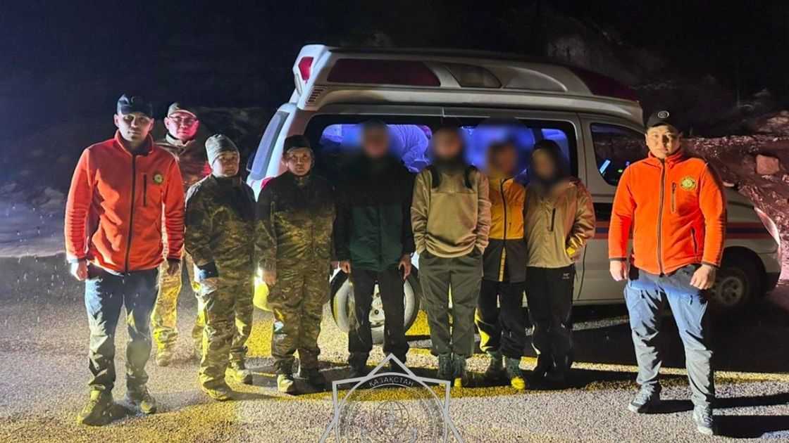 Спасатели и туристы