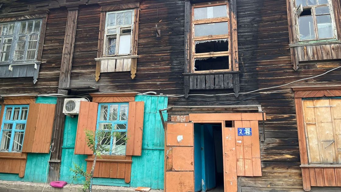 Аварийный дом в Павлодаре