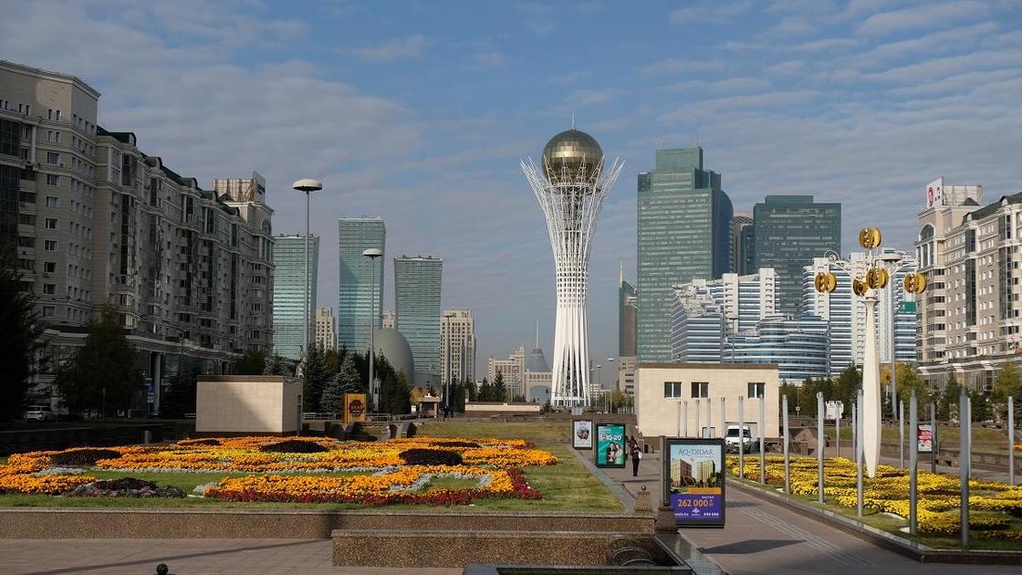 Население столицы казахстана. С днем столицы Казахстана. Астана климат. Байтерек. Байтерек Казахстан.