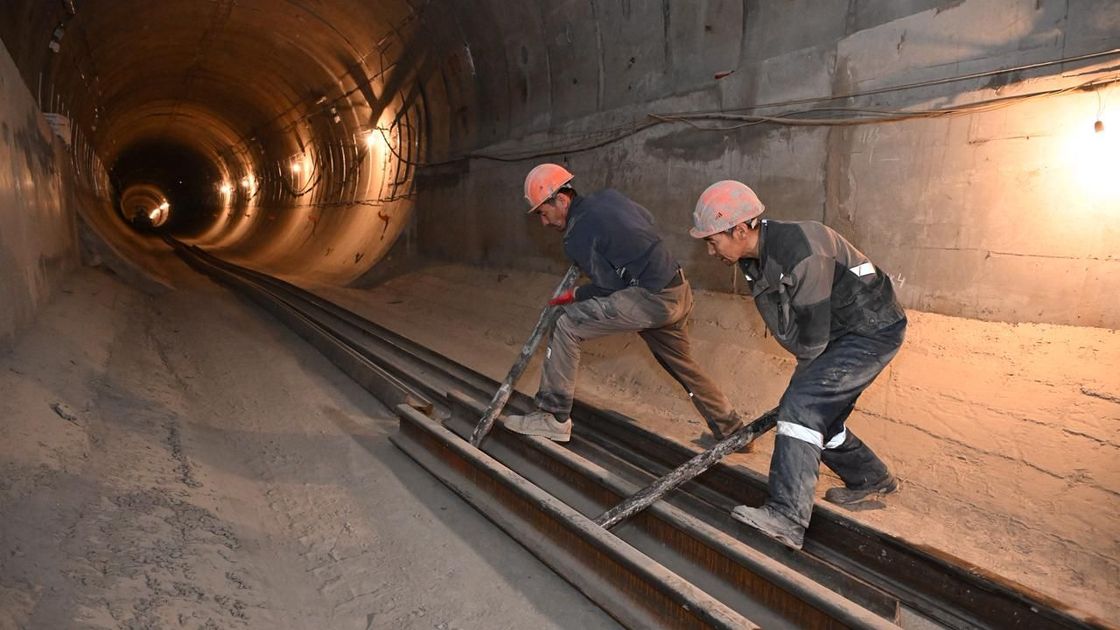 Строительство станции метро "Калкаман" в Алматы