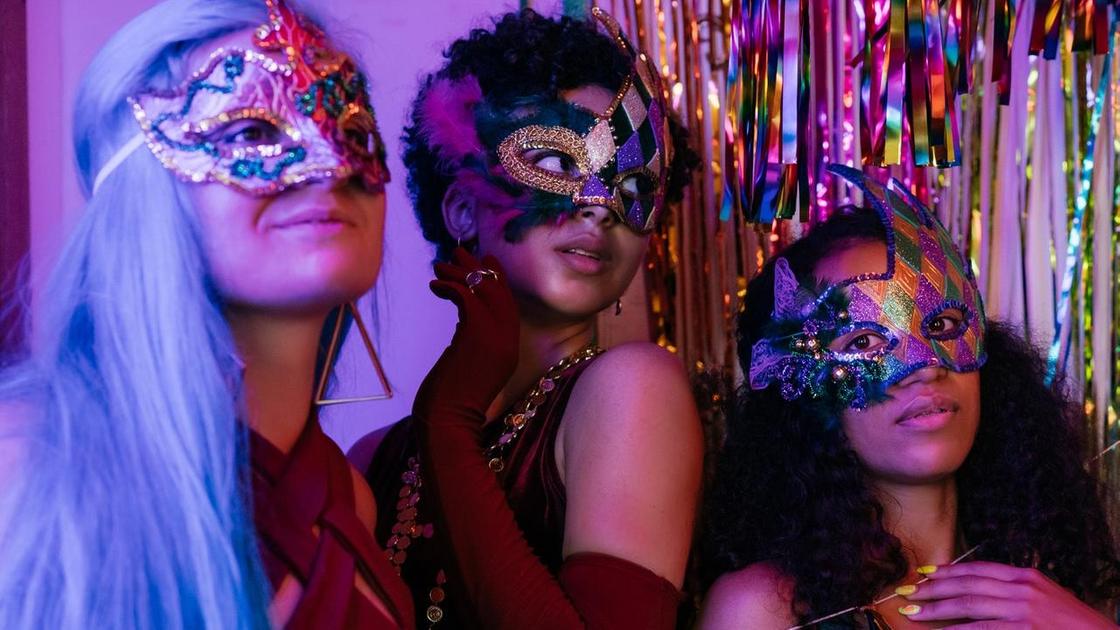 Новогодний костюм для девочки: 19 идей с пышной юбкой на Новый год 2020