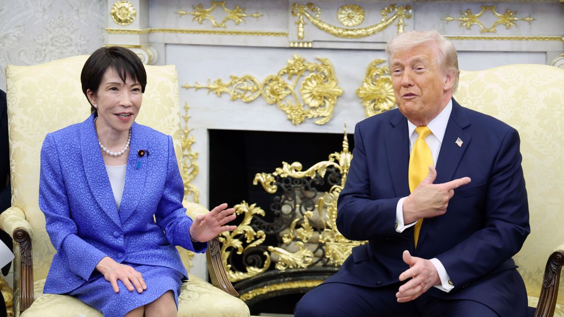 Санаэ Такаити и Дональд Трамп