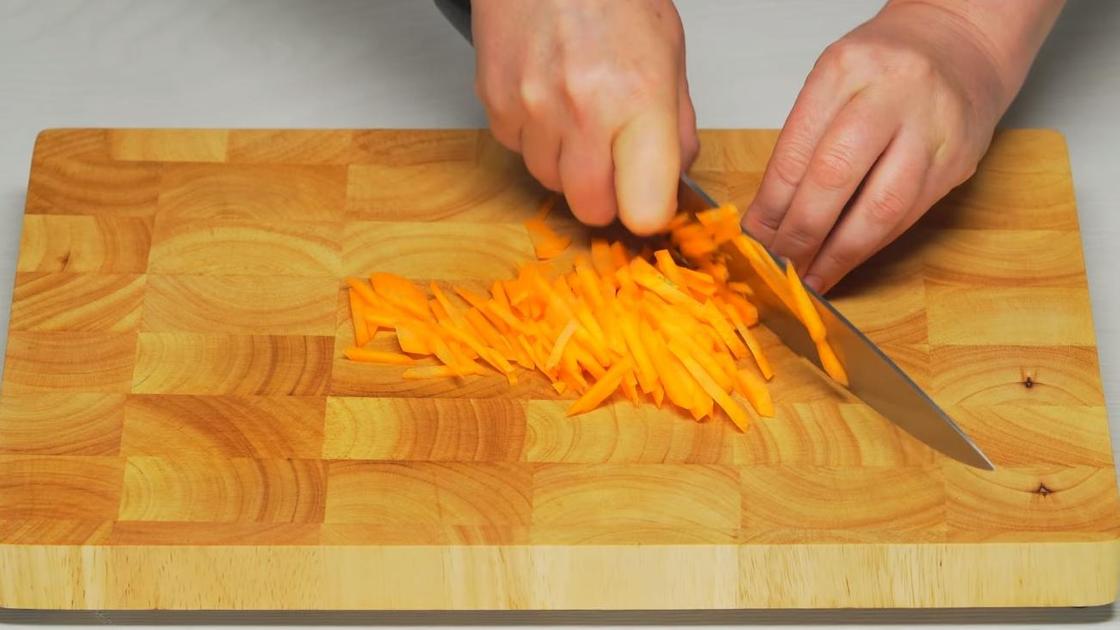 Морковь нарезанная соломкой