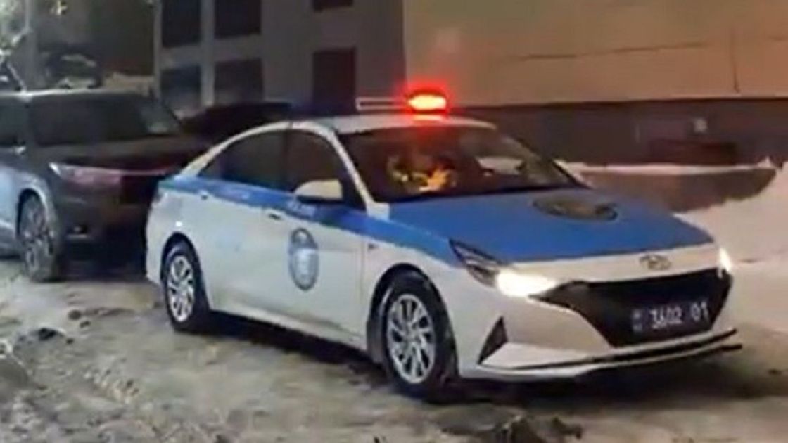 Полицейская машина