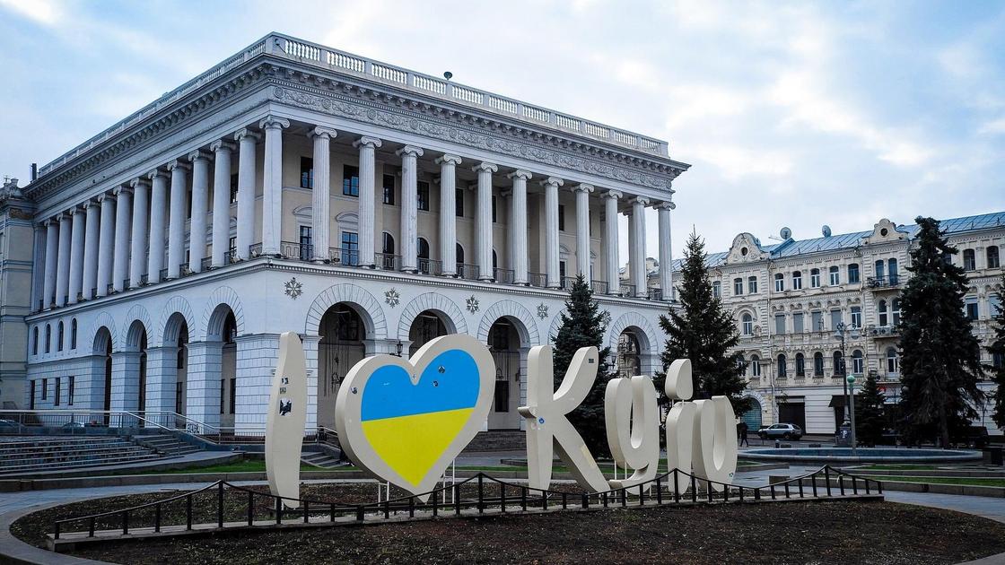 В Киеве введен комендантский час