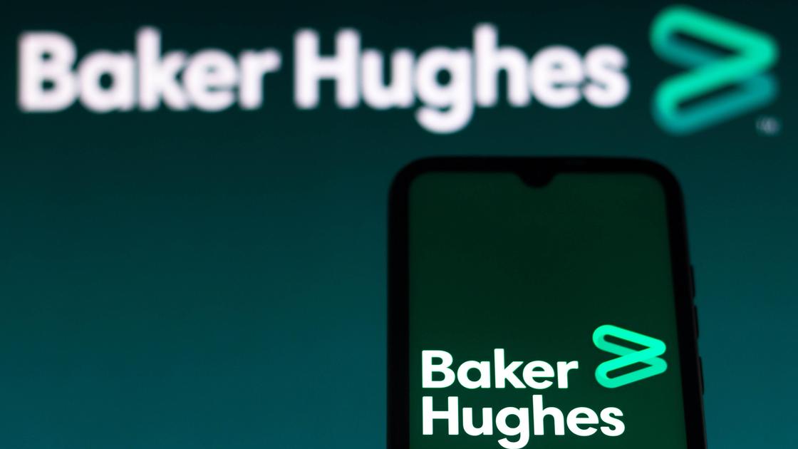 Логотип компании Baker Hughes на телефоне