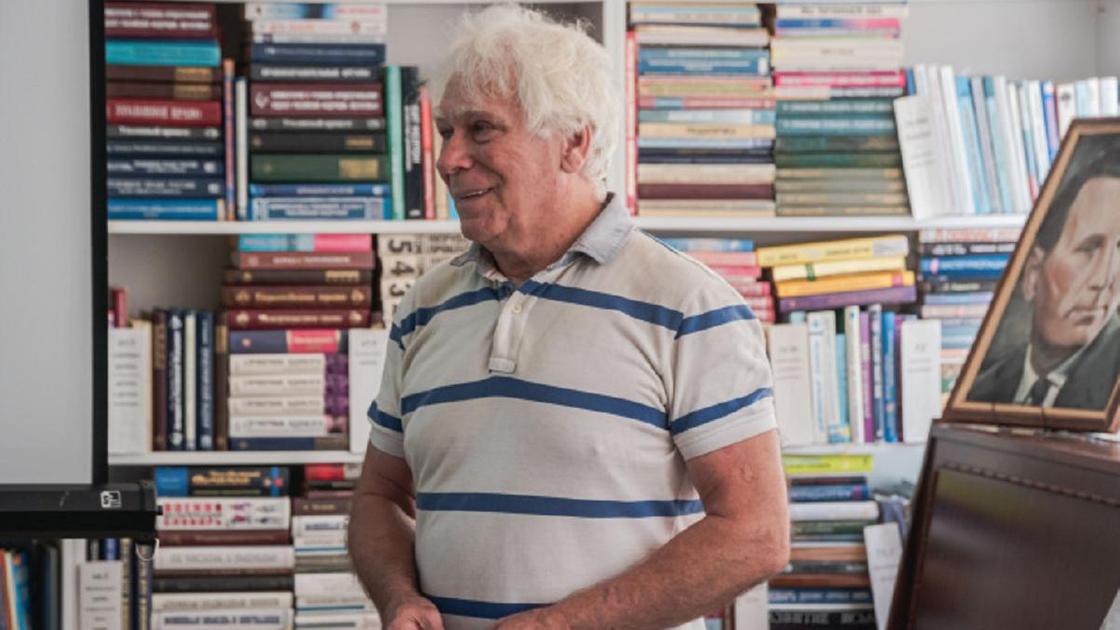 Петр Бухарицин.