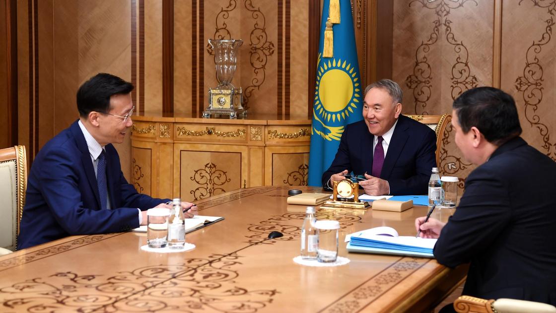 Нурсултан Назарбаев и Чжан Сяо