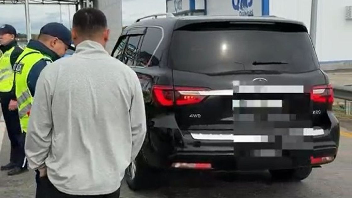 Водитель и полицейские