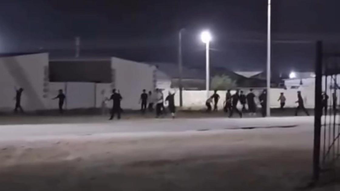 Подростки устроили драку в Мангистауской области