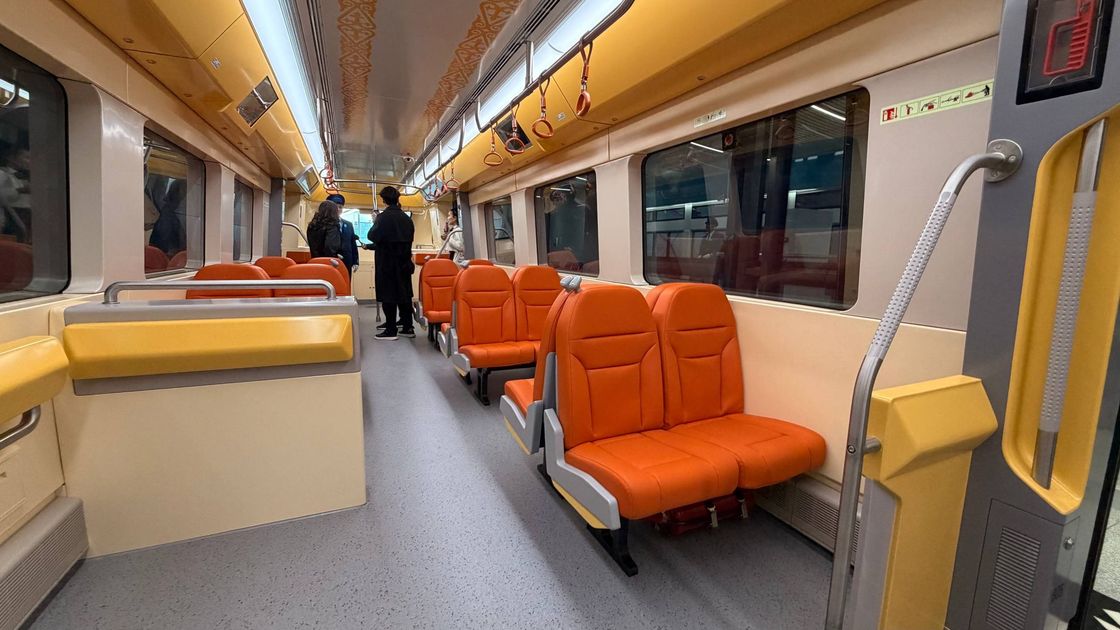 Салон вагона LRT