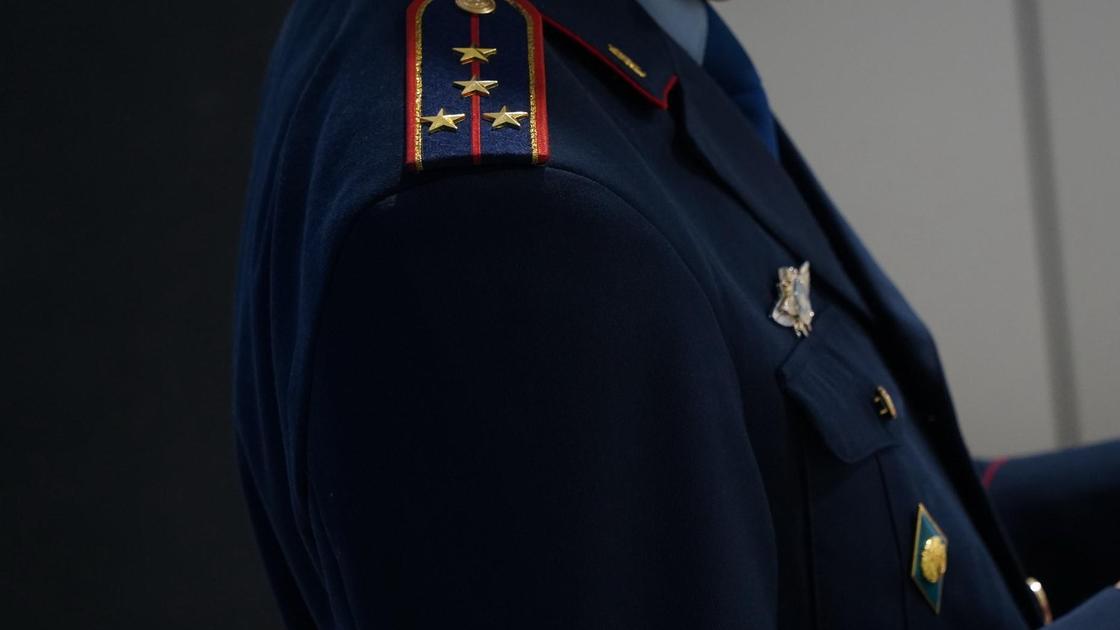 Полицейский в форме