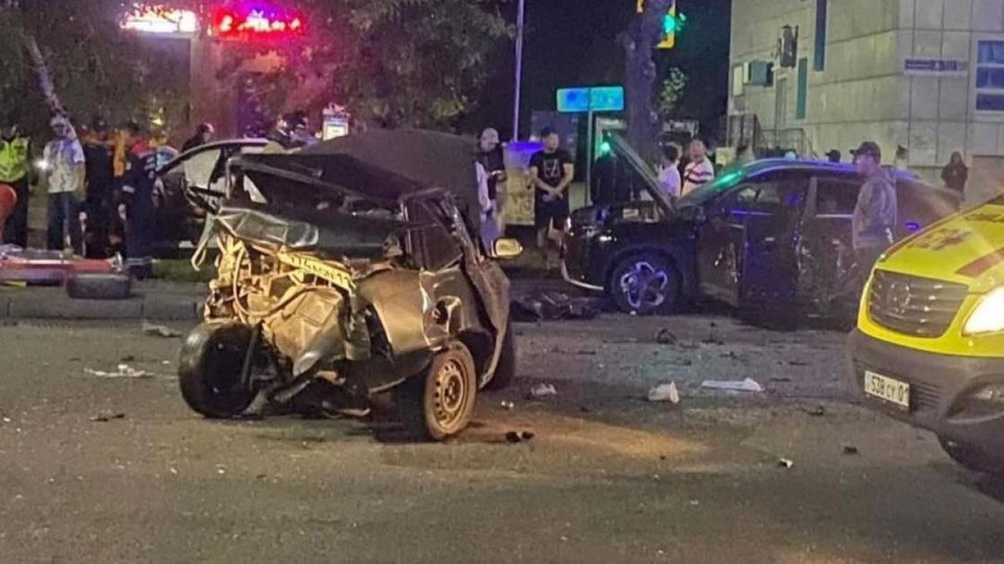 Поврежденные в ДТП автомобили