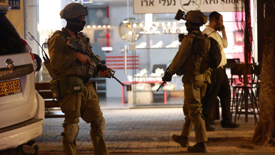 Полиция на улицах Тель-Авива после теракта