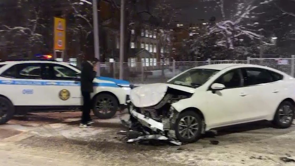 Автомобиль попал в аварию