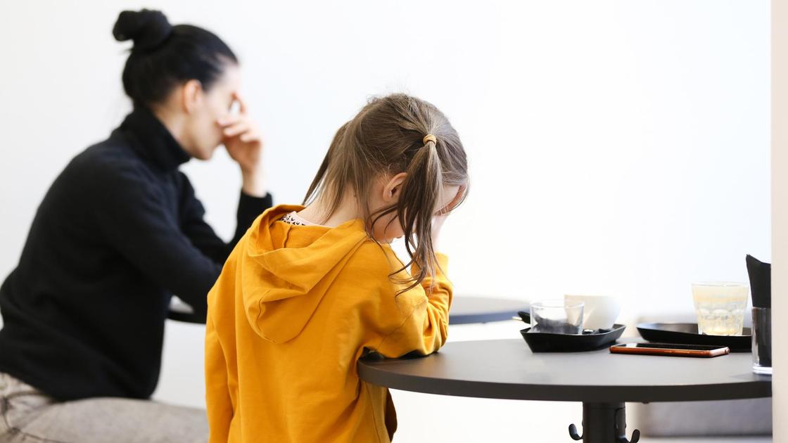 Расстроенная мама