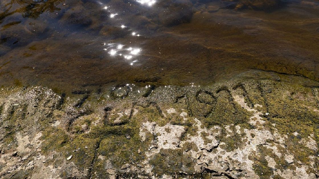"Камни голода" показались в обмелевших реках