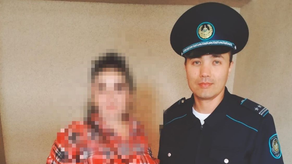 Женщина и полицейский