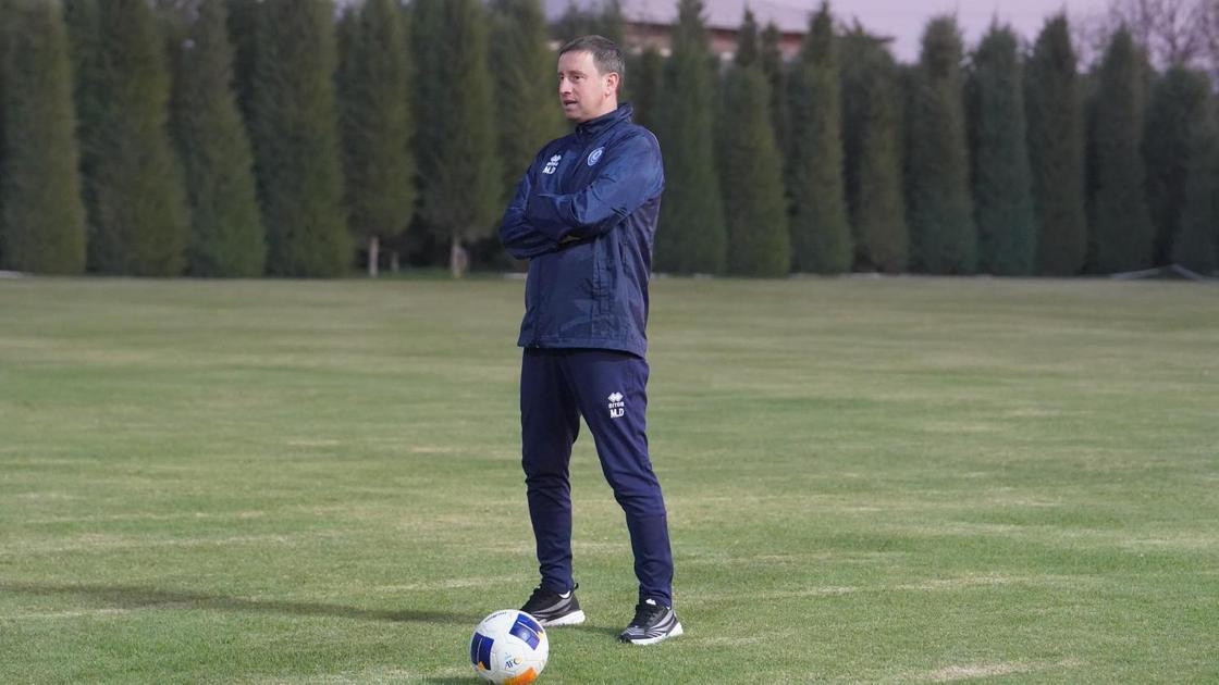 Казахстанский футбольный тренер Денис Мамонов