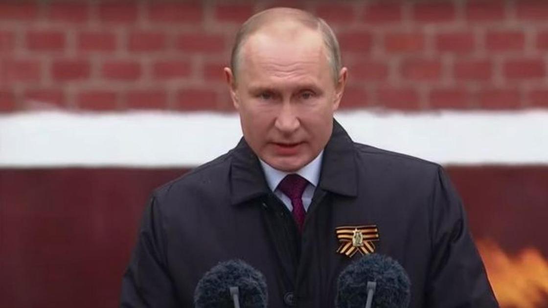 В честь Дня Победы Путин впервые за месяц появился на публике