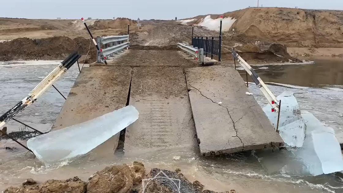 Мост размыло в ЗКО