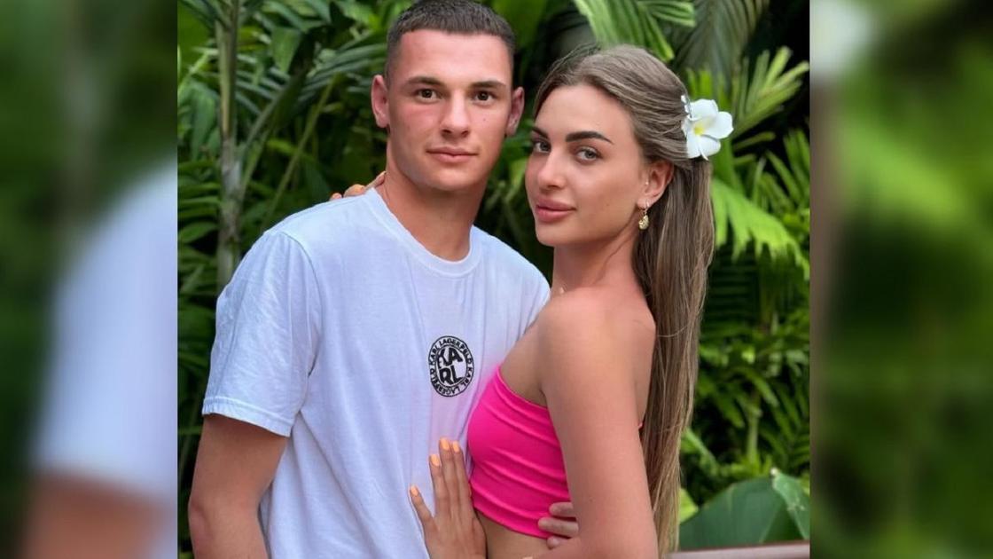 Ислам Чесноков с возлюбленной