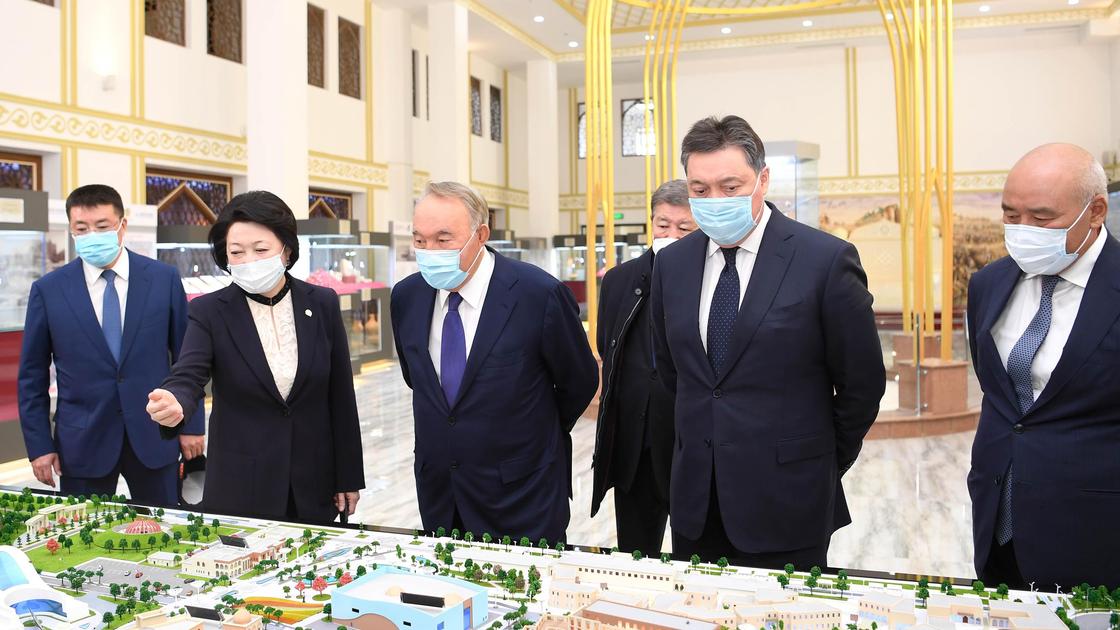 Назарбаеву презентовали проект по развитию города