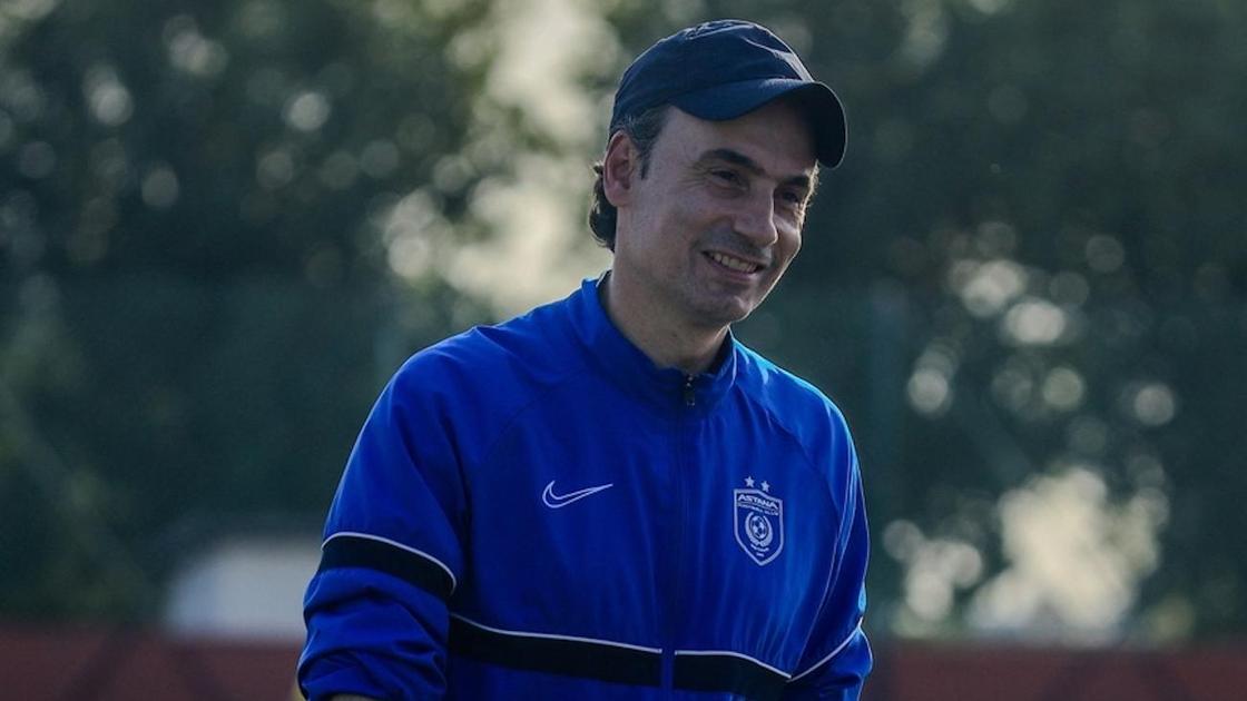 Казахстанский футбольный тренер Григорий Бабаян