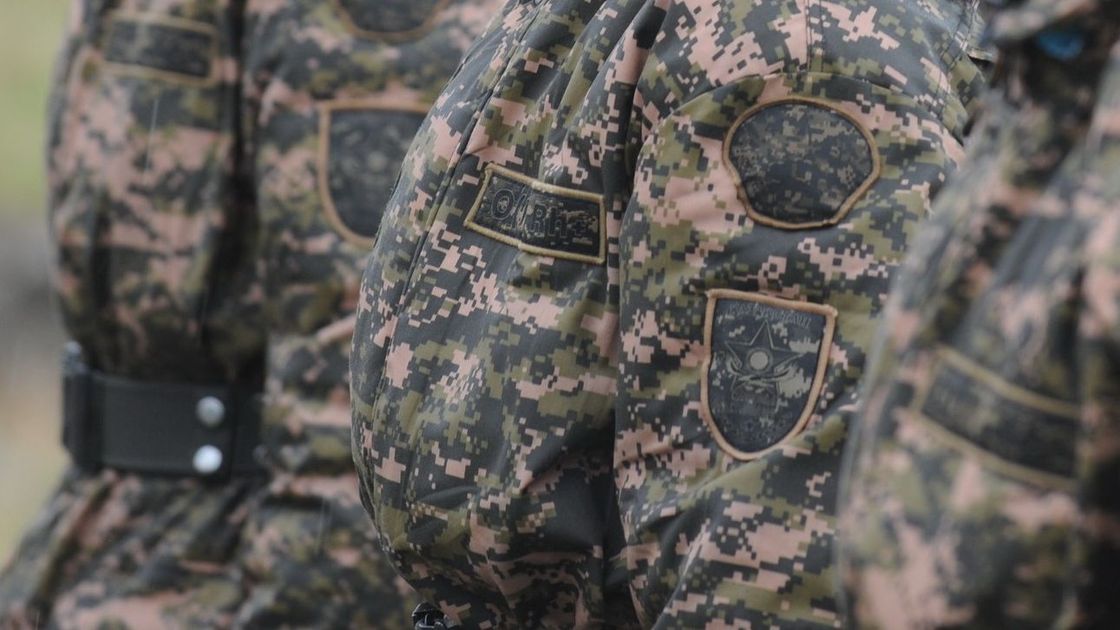 Военнослужащие