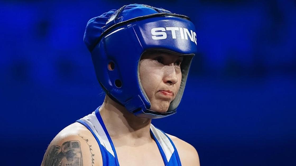 Казахстанская девушка-боксер Назым Кызайбай