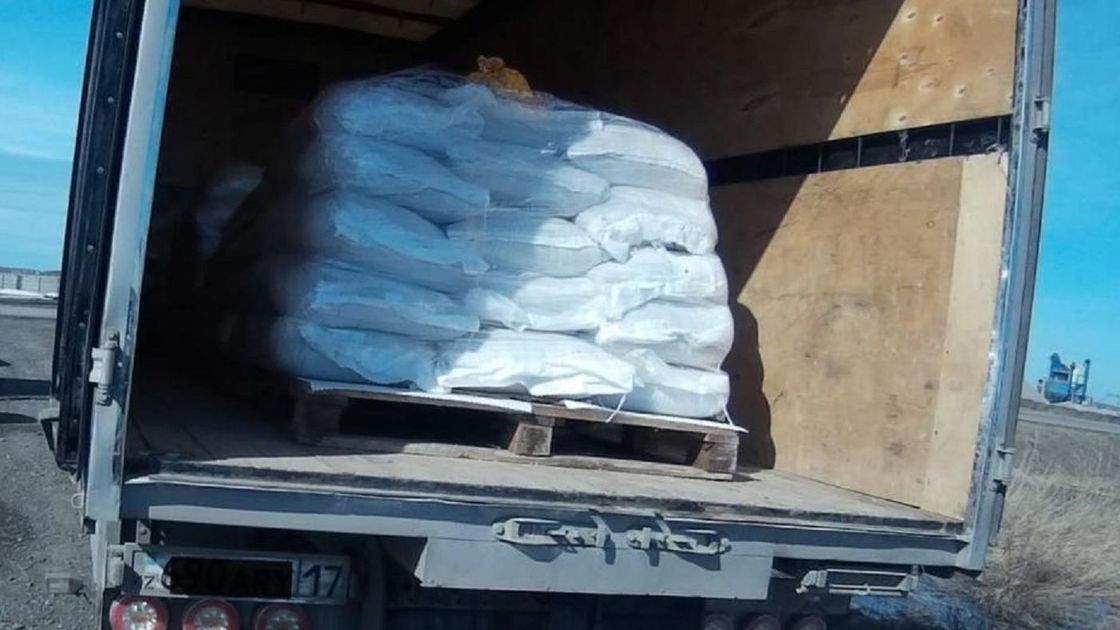 Грузовик с товаром