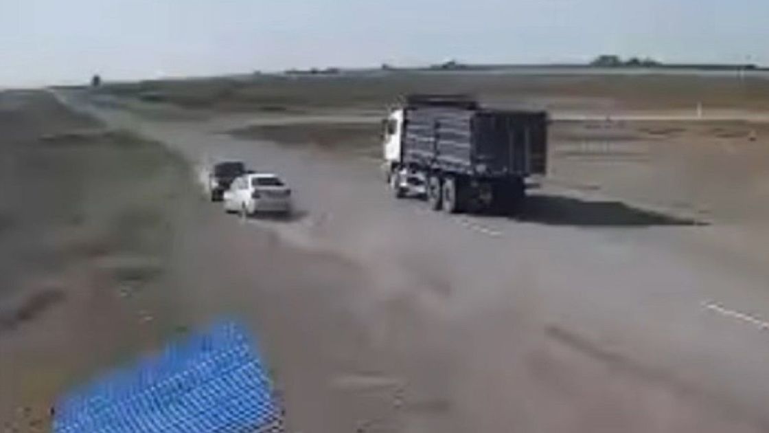 Момент столкновения авто