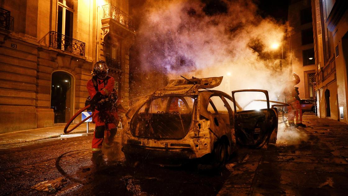 Беспорядки и погромы в Париже после победы "Баварии"