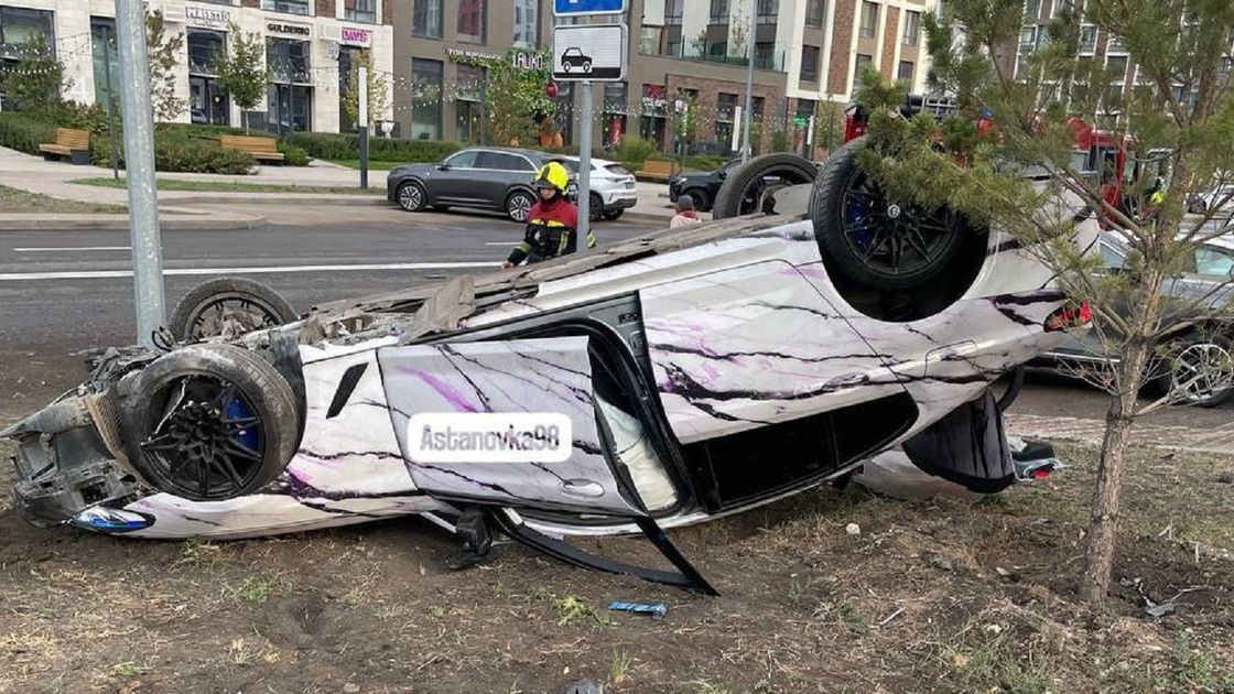 Перевернутый автомобиль