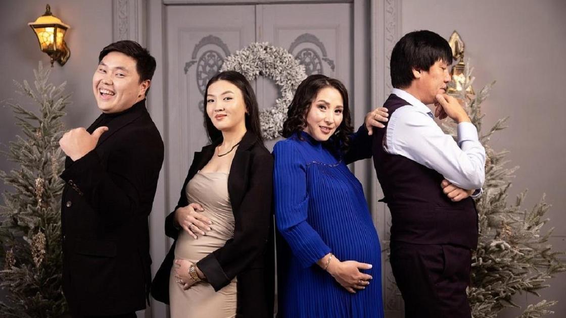 Омиркул Айниязов с женой, сыном и невесткой