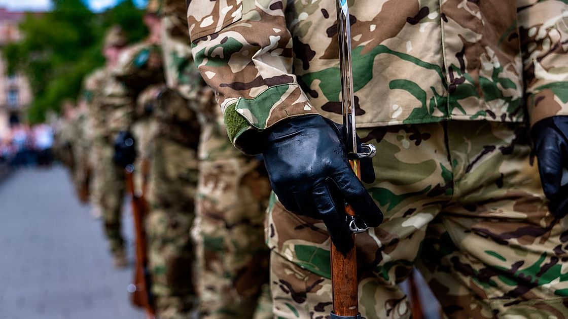 Военные
