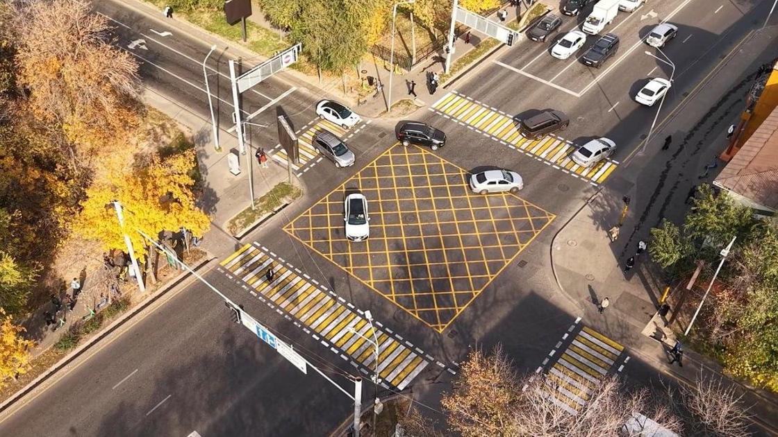 "Вафельная" разметка в Алматы