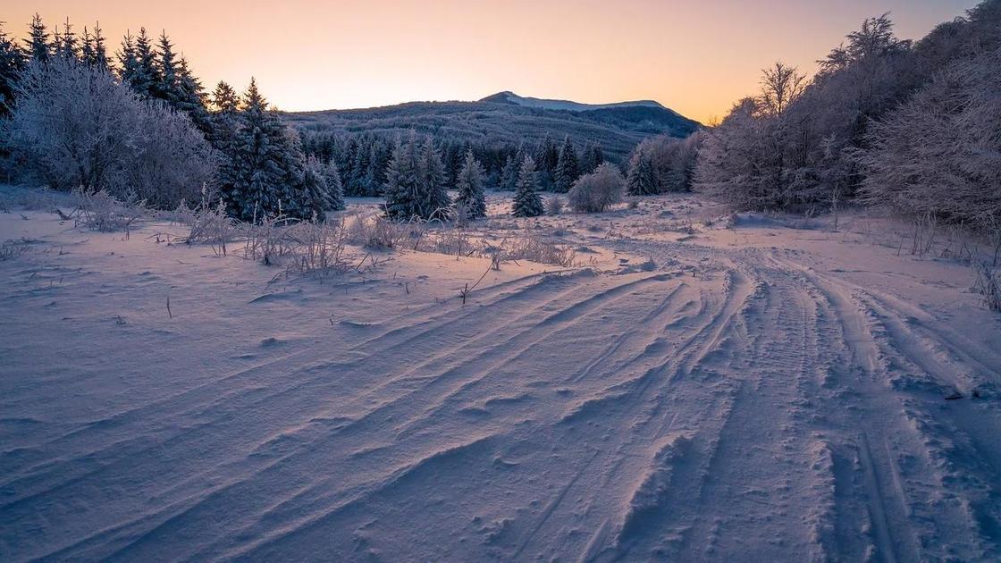 Зимний пейзаж на закате