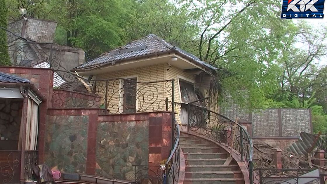 Алматыда зақым келген үй