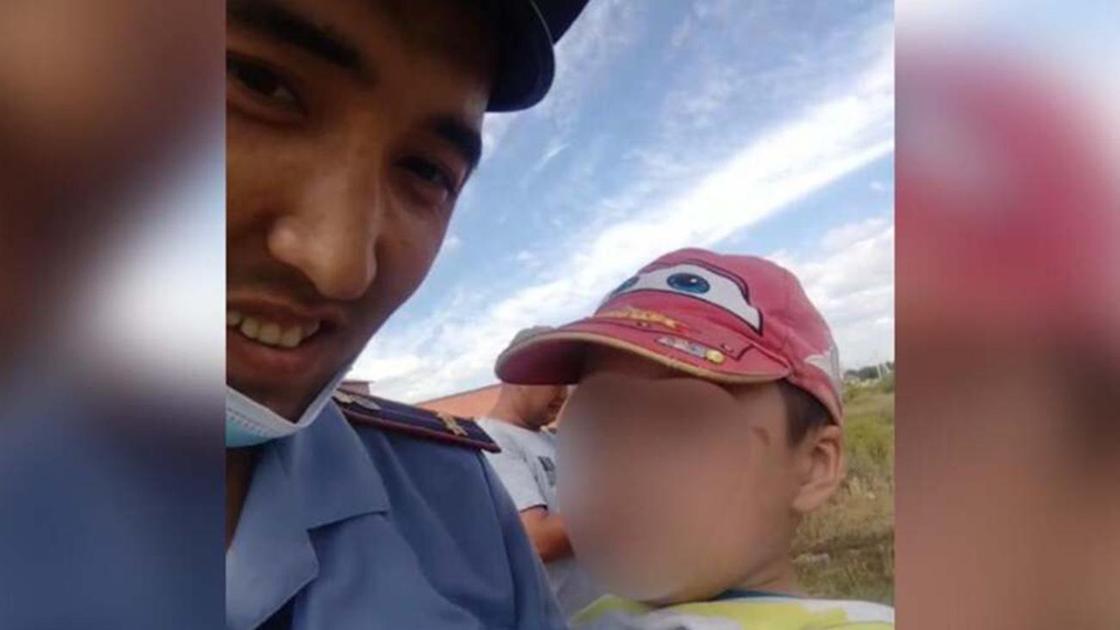 Полицейский и пропавший 6-летний ребенок с аутизмом в Косшы