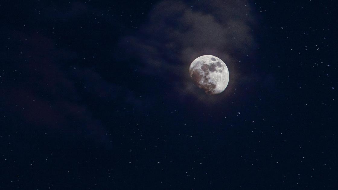 ночное небо и  луна