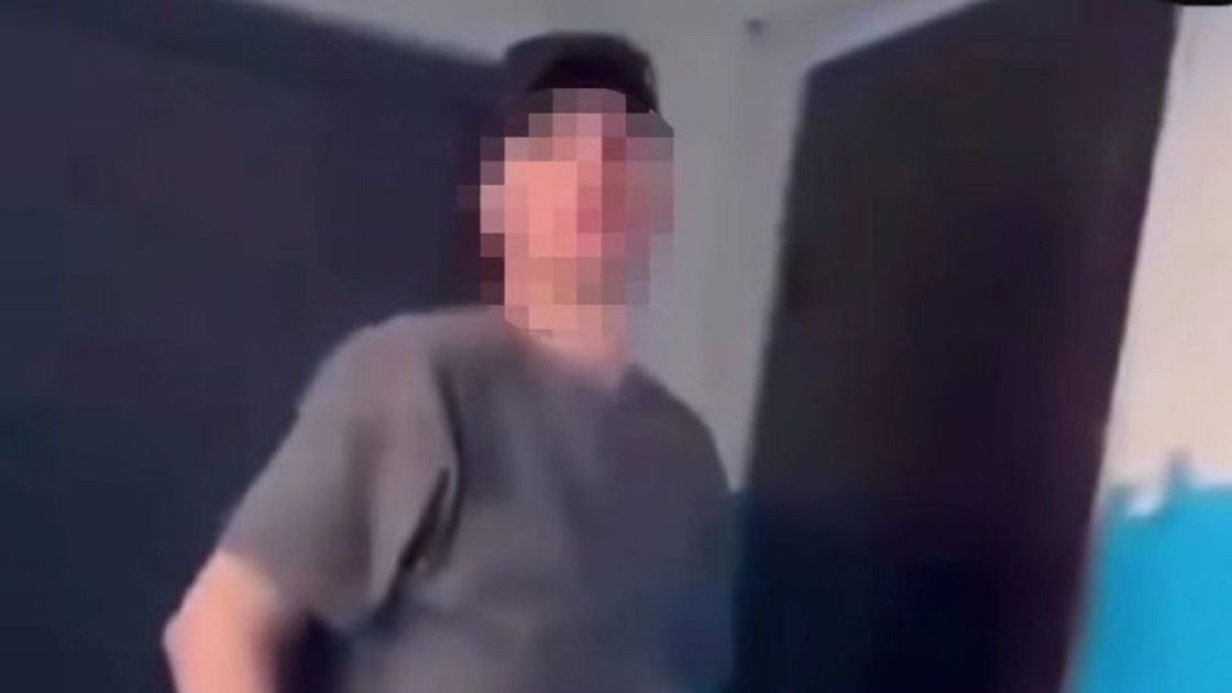 Мужчина, устроивший скандал в подъезде