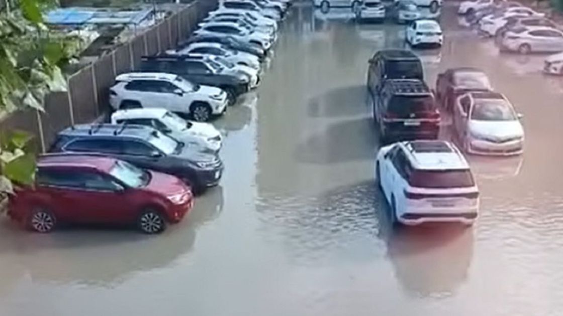 Затопленный двор