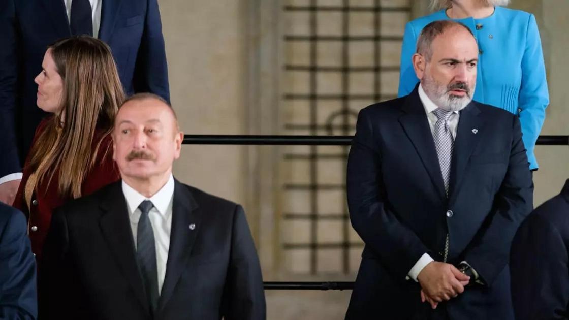 Арменияның премьер-министрі Никол Пашинян мен Әзербайжан президенті Ильхам Әлиев