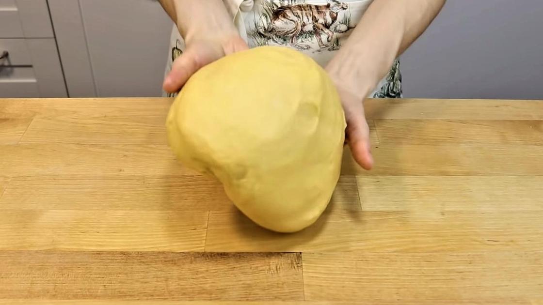 Замешанное тесто для кулича