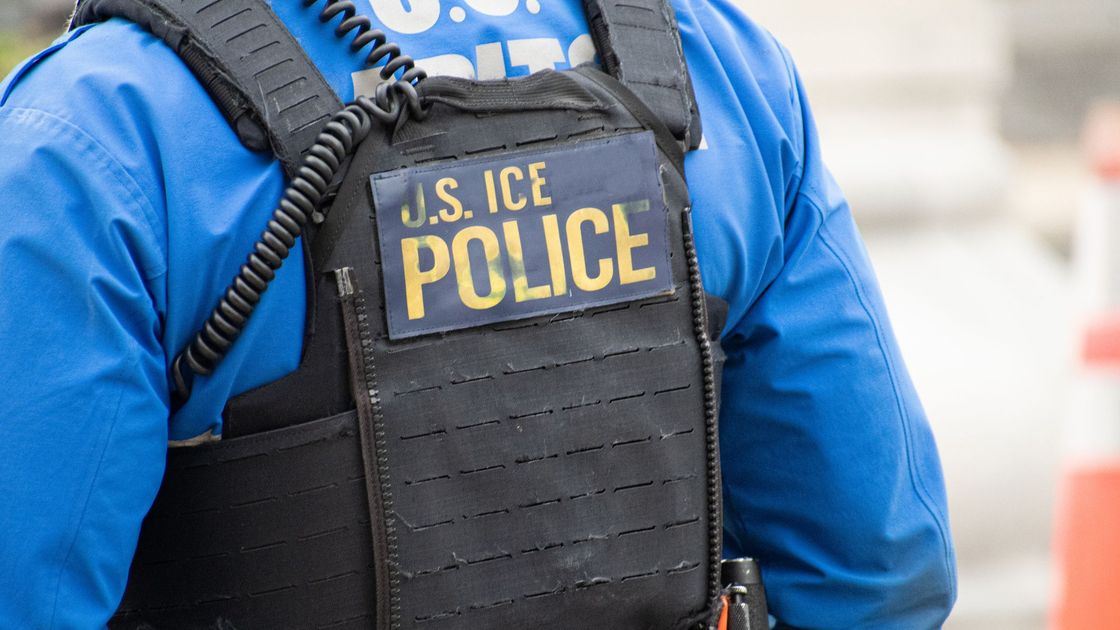 Сотрудник ICE
